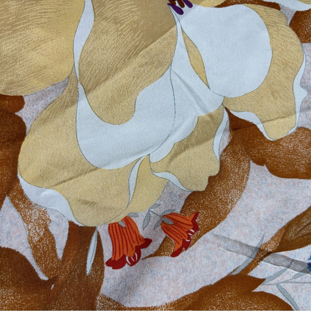 VNTG 60s/70s Christian Dior Silk Floral Scarf w Ecru Backround made in Italy - Picture 13 of 14